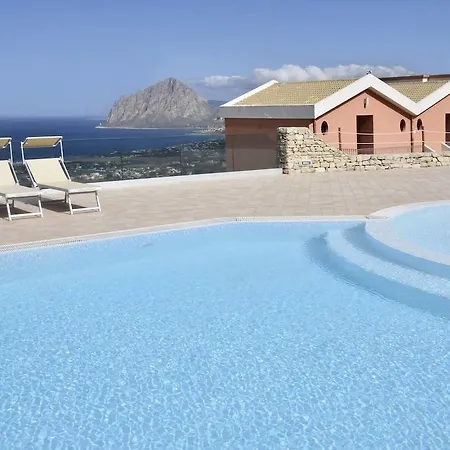 Parco Degli Aromi & Hotel 4*
